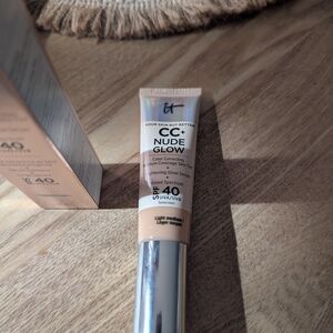 IT Cosmetics CC+ Nude Glow Cream - Light Medium